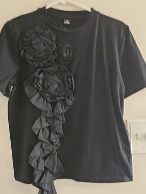 Black Women's Floral Applique Short Sleeve Top